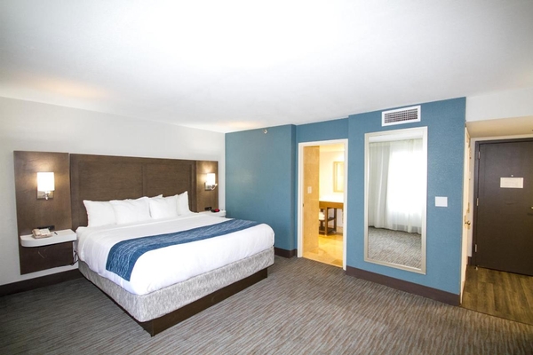 Comfort Inn & Suites Downtown Brickell-Port of Miami Image #2 Comfort Inn & Suites Downtown Brickell-Port of Miami Image #2