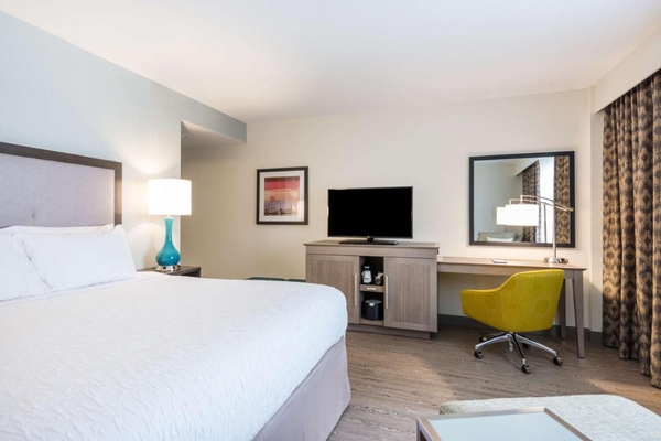 Hampton Inn & Suites Miami Wynwood Design District Image #10 Hampton Inn & Suites Miami Wynwood Design District Image #10