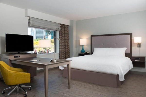 Hampton Inn & Suites Miami Wynwood Design District Image #16 Hampton Inn & Suites Miami Wynwood Design District Image #16
